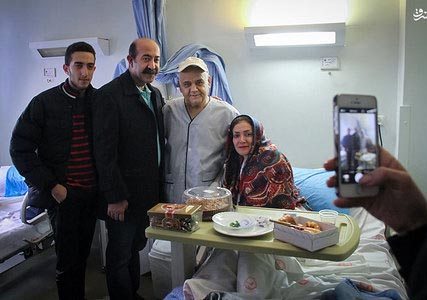 تصاویر اکبر عبدی در بیمارستان
