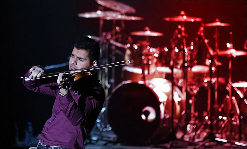 تصاویر کنسرت بابک جهانبخش در جشنواره فجر
