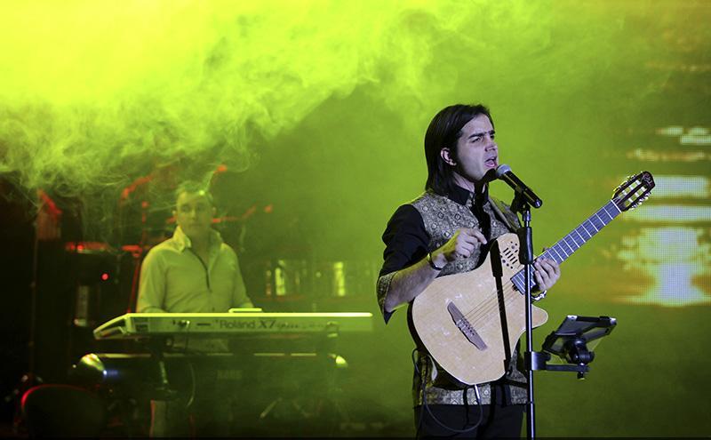 تصاویر کنسرت محسن یگانه در جشنواره فجر